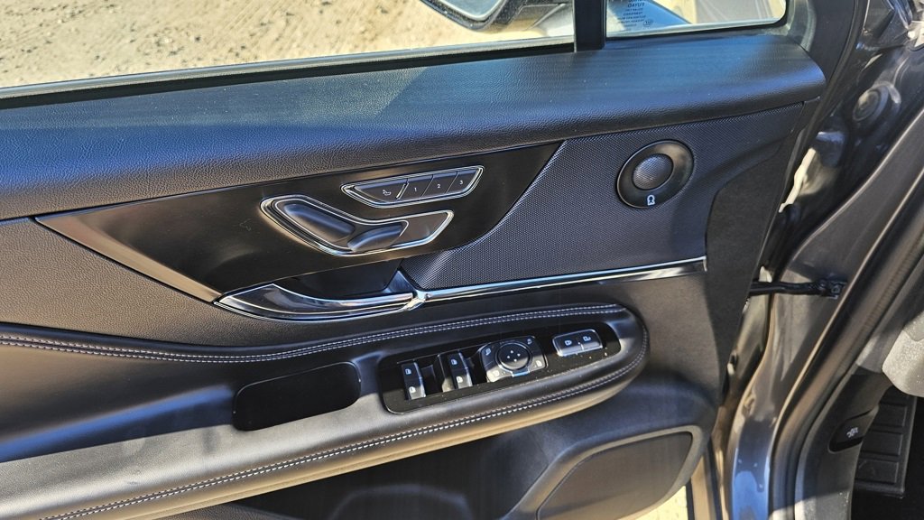 Used 2021 Lincoln Corsair Reserve w/ Elements Package image 17