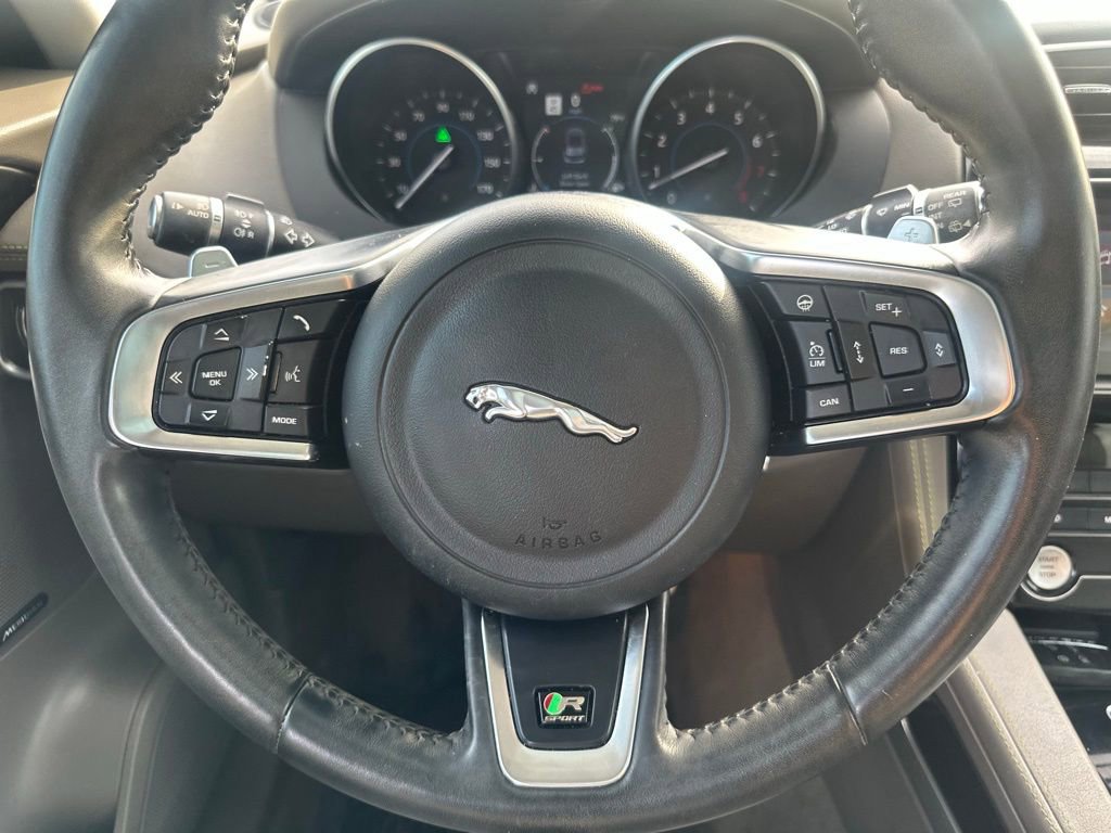Used 2018 Jaguar F-PACE R-Sport image 20