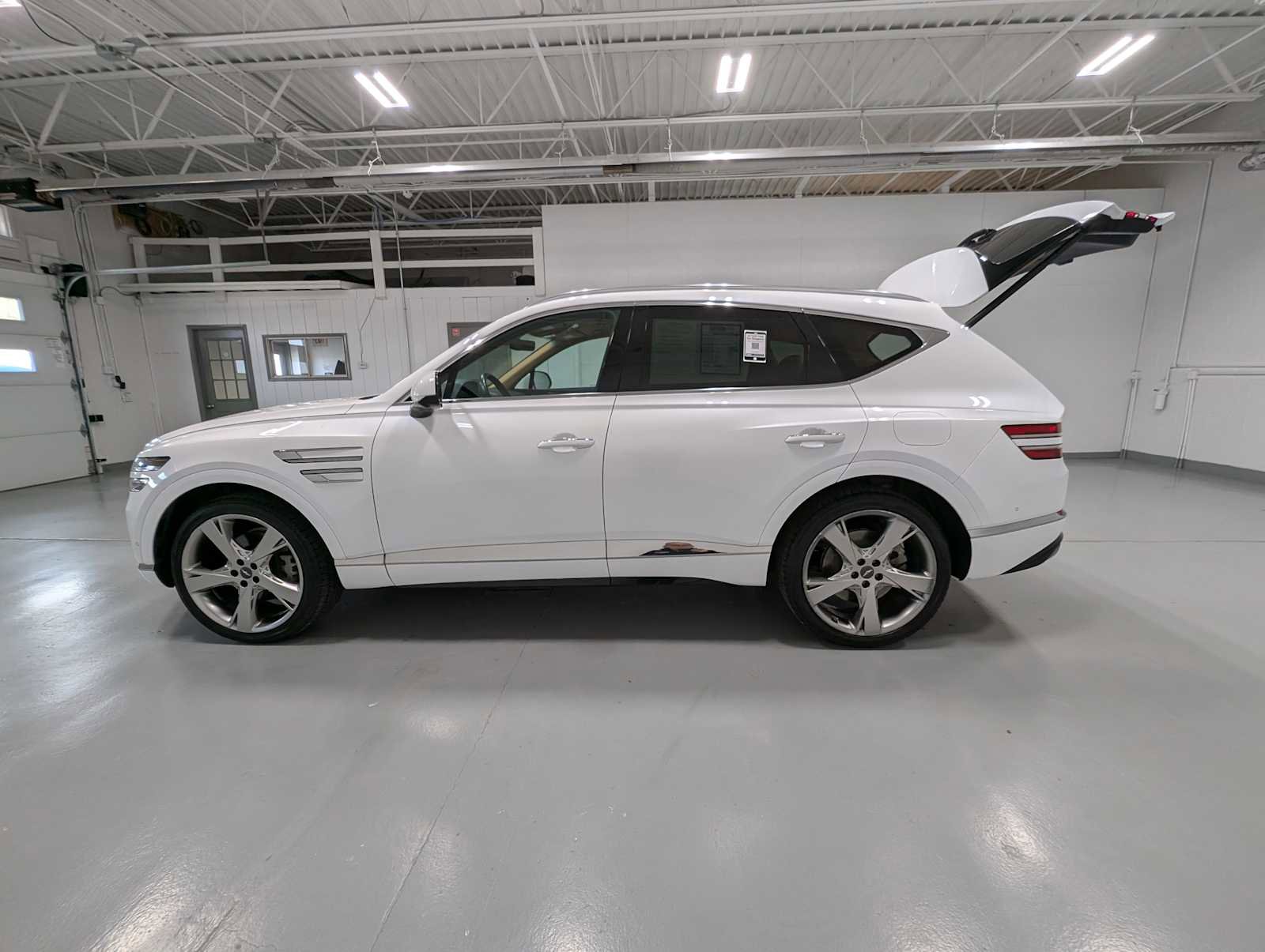 Used 2021 Genesis GV80 2.5T w/ Prestige Package 04 AWD/4WD image 12