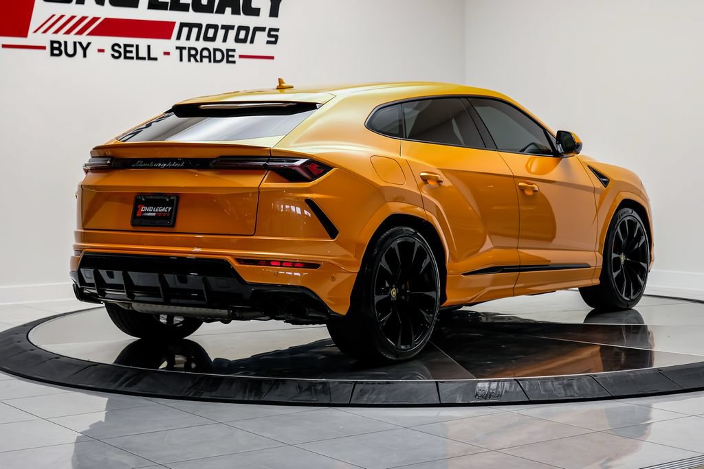 Used 2022 Lamborghini Urus AWD/4WD image 6