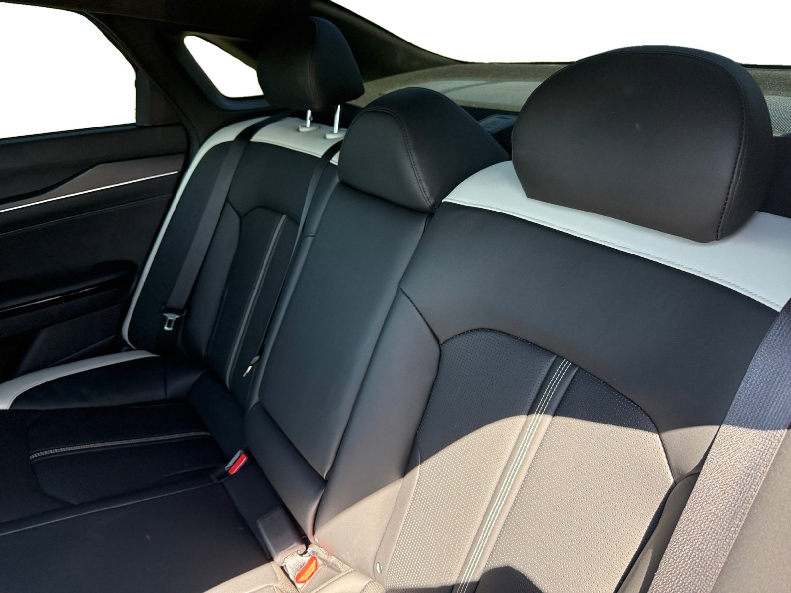 Used 2025 Kia K5 GT-Line w/ GT-Line Premium Package image 16