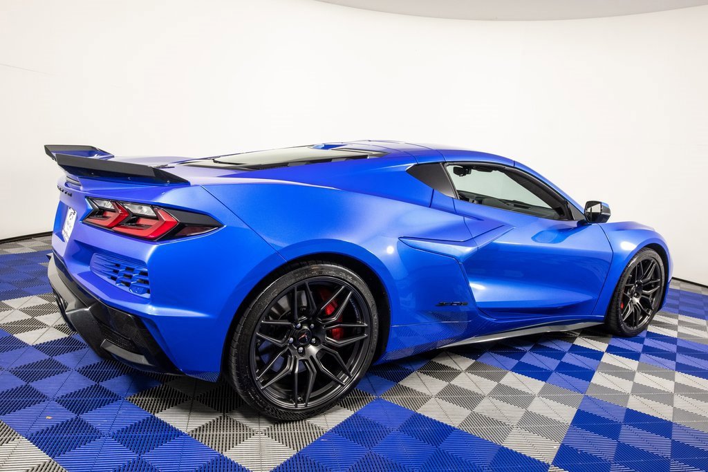 Used 2024 Chevrolet Corvette Z06 w/ Stealth Interior Trim Package image 4