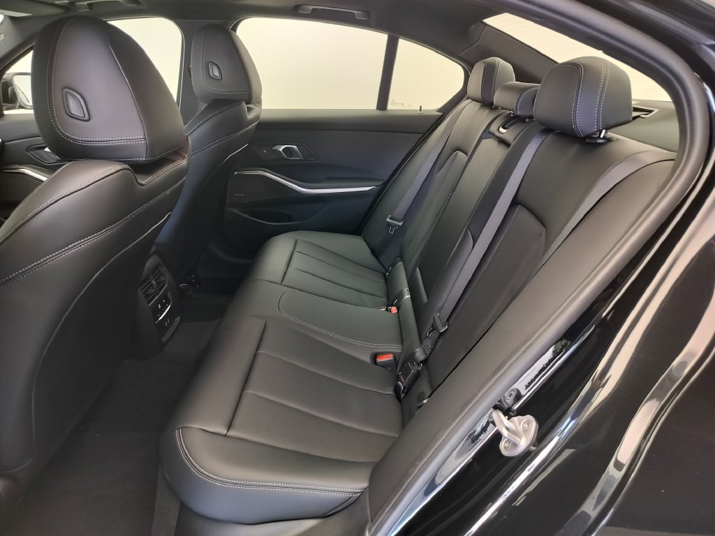 New 2026 BMW 330i Sedan w/ Convenience Package RWD image 20