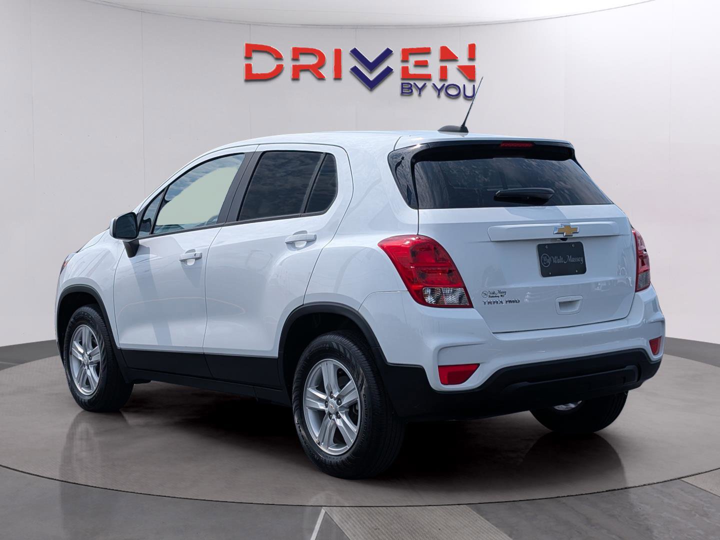 Used 2022 Chevrolet Trax LS w/ Tint and Cruise Package AWD/4WD image 3