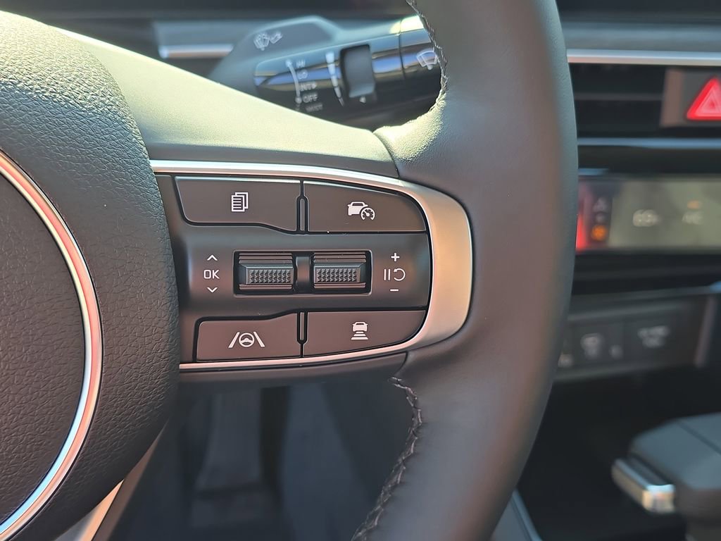 New 2026 Kia K5 EX image 32