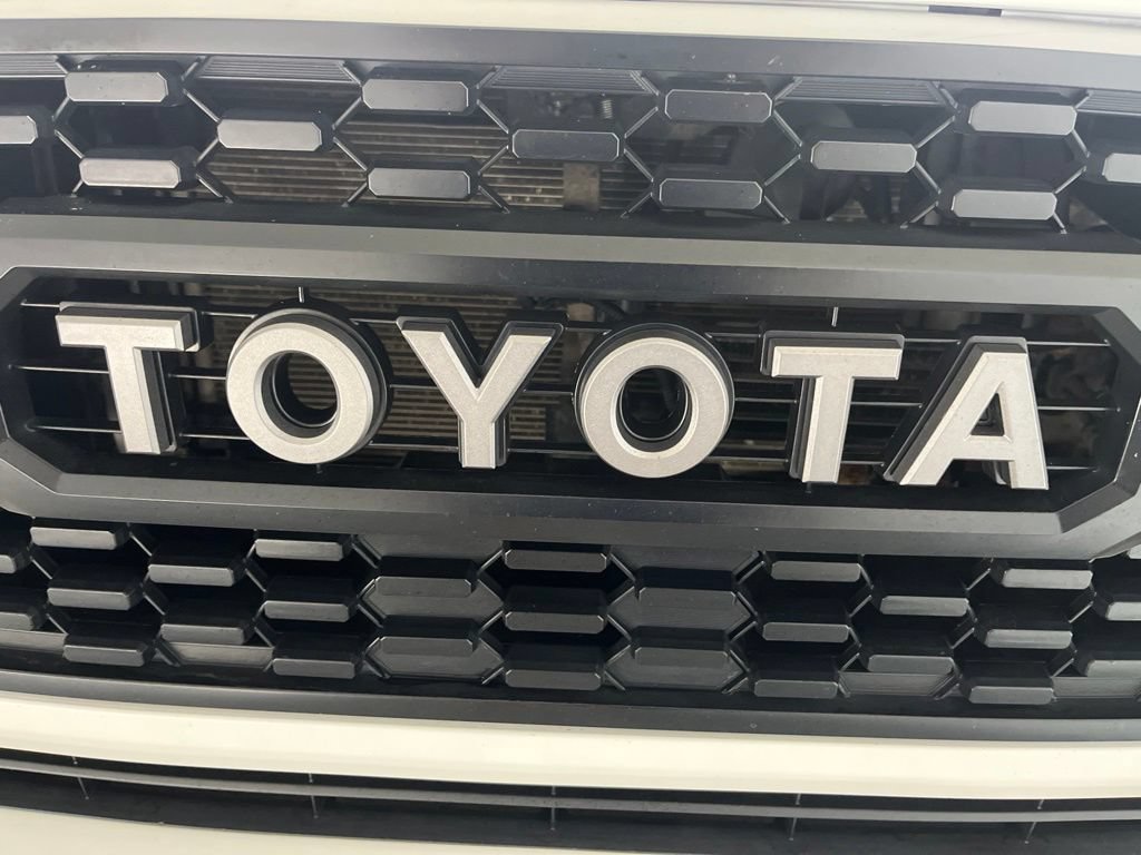 Used 2016 Toyota Tacoma SR5 AWD/4WD image 33