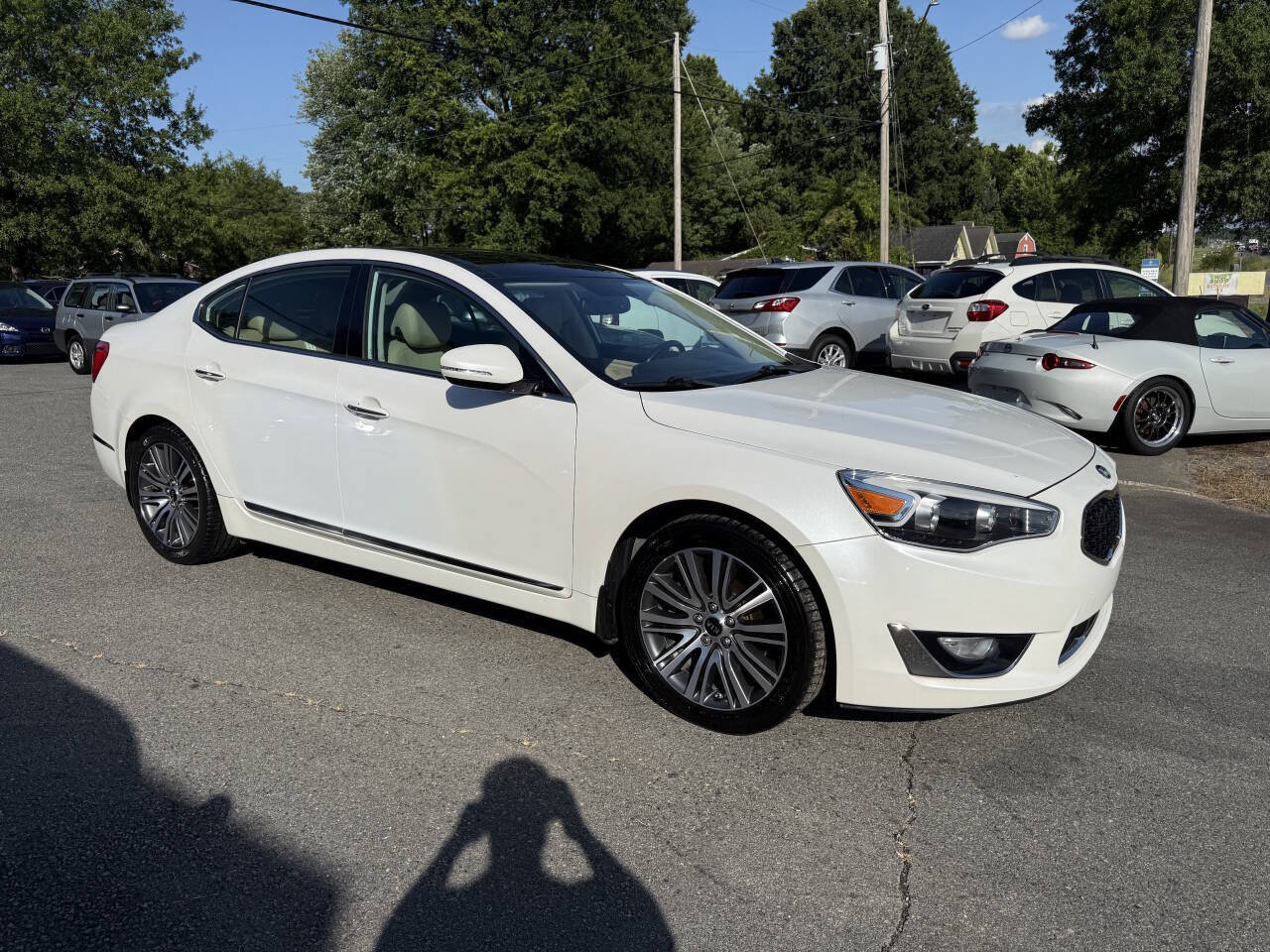 Used 2015 Kia Cadenza Premium w/ Luxury Package FWD image 4