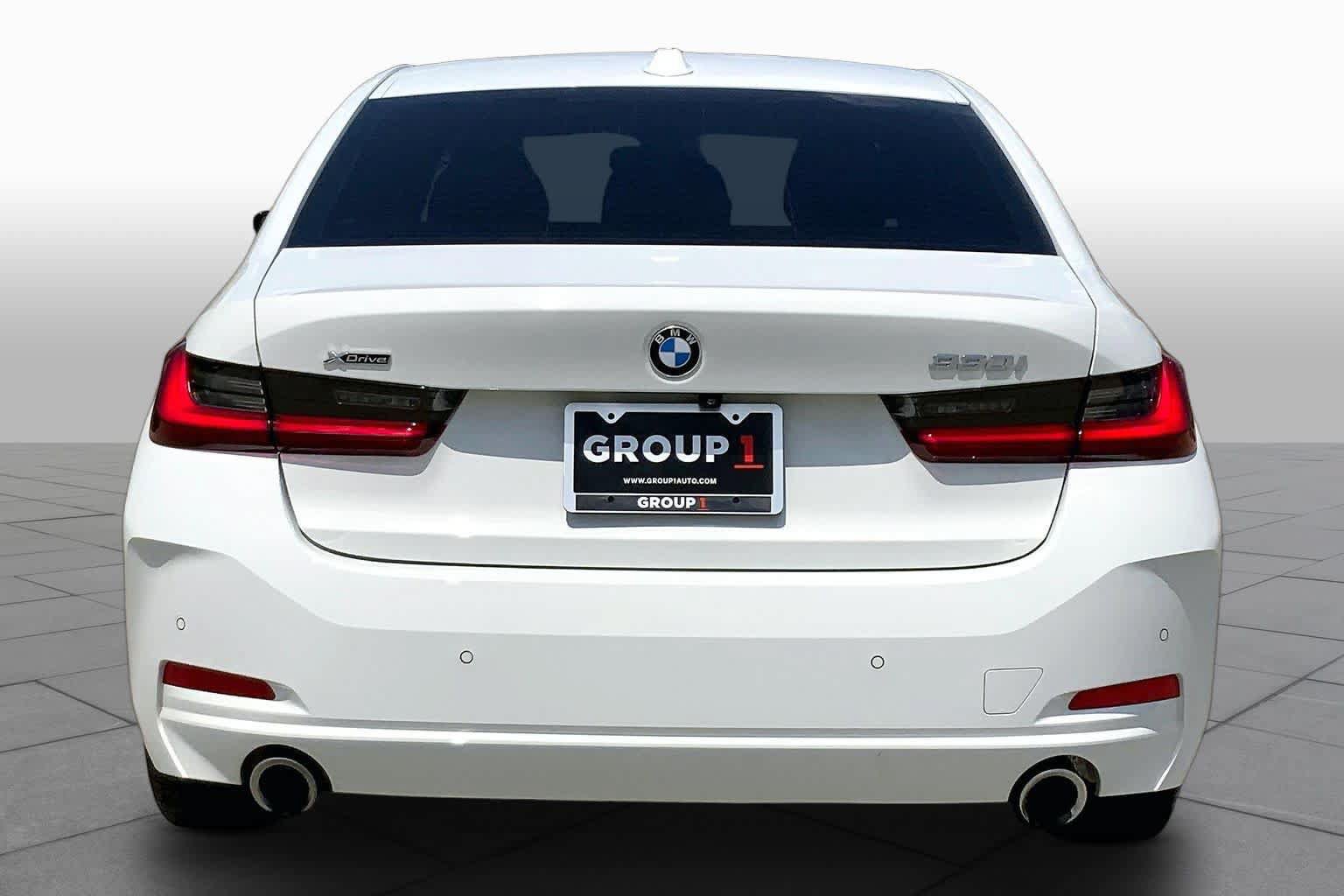 Used 2023 BMW 330i xDrive Sedan w/ Premium Package AWD/4WD image 4