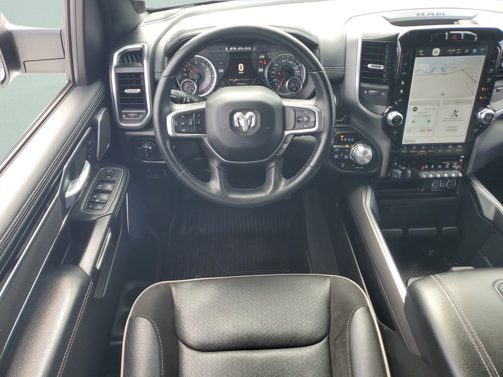 Used 2022 RAM 1500 Laramie AWD/4WD image 11