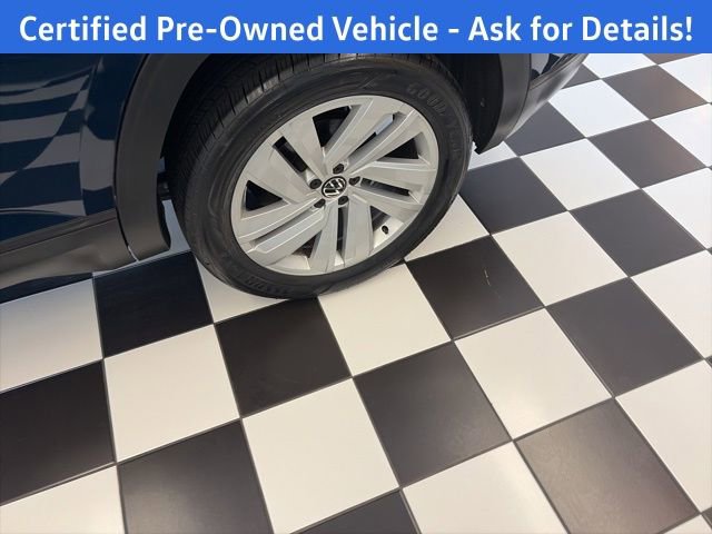 Certified 2022 Volkswagen Atlas Cross Sport SE image 7