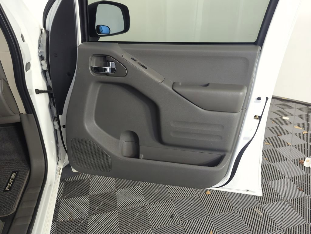 Used 2020 Nissan Frontier S w/ S Utility Package image 29