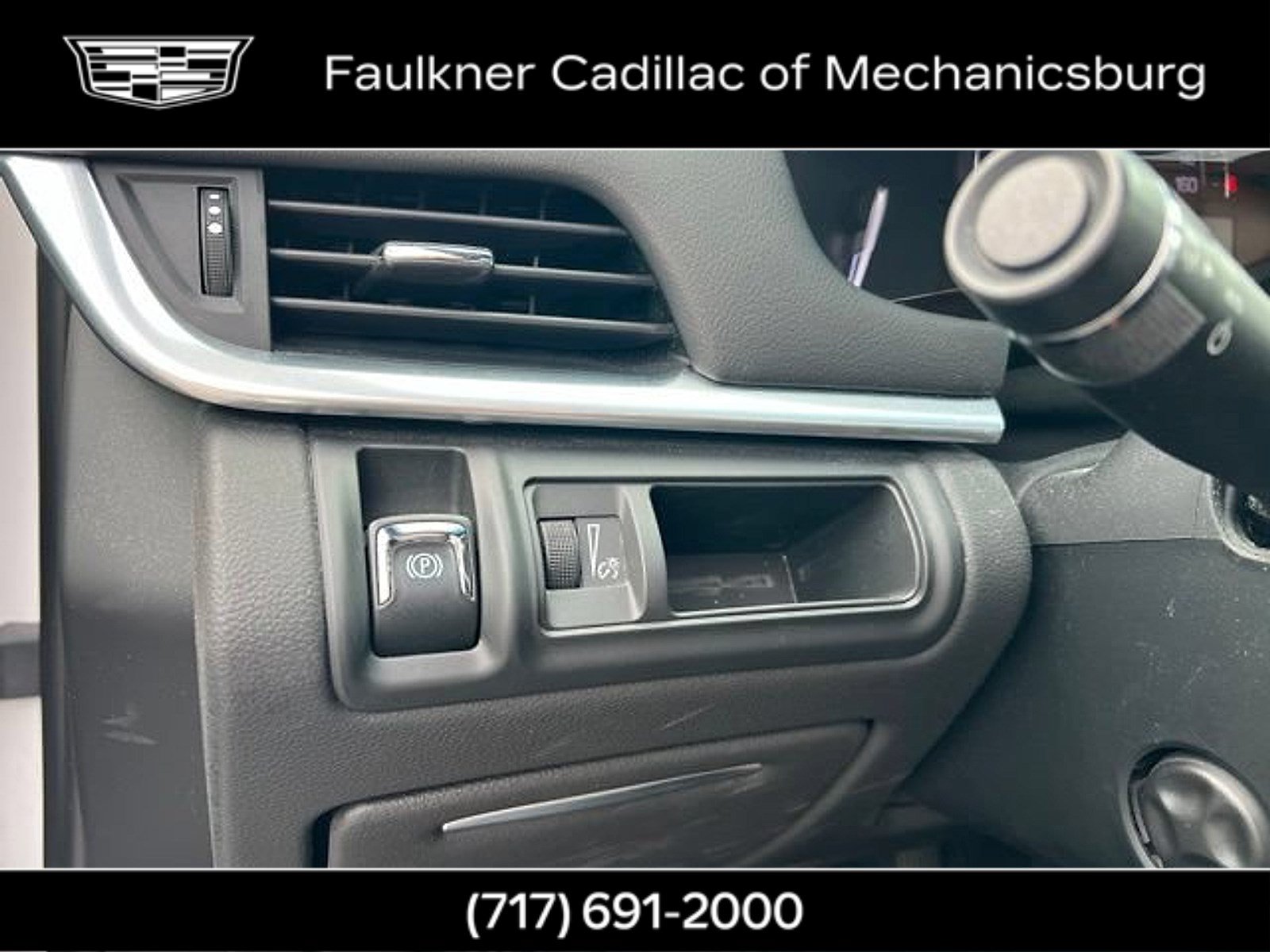 Used 2017 Cadillac XTS Luxury w/ Driver Awareness Package FWD image 25