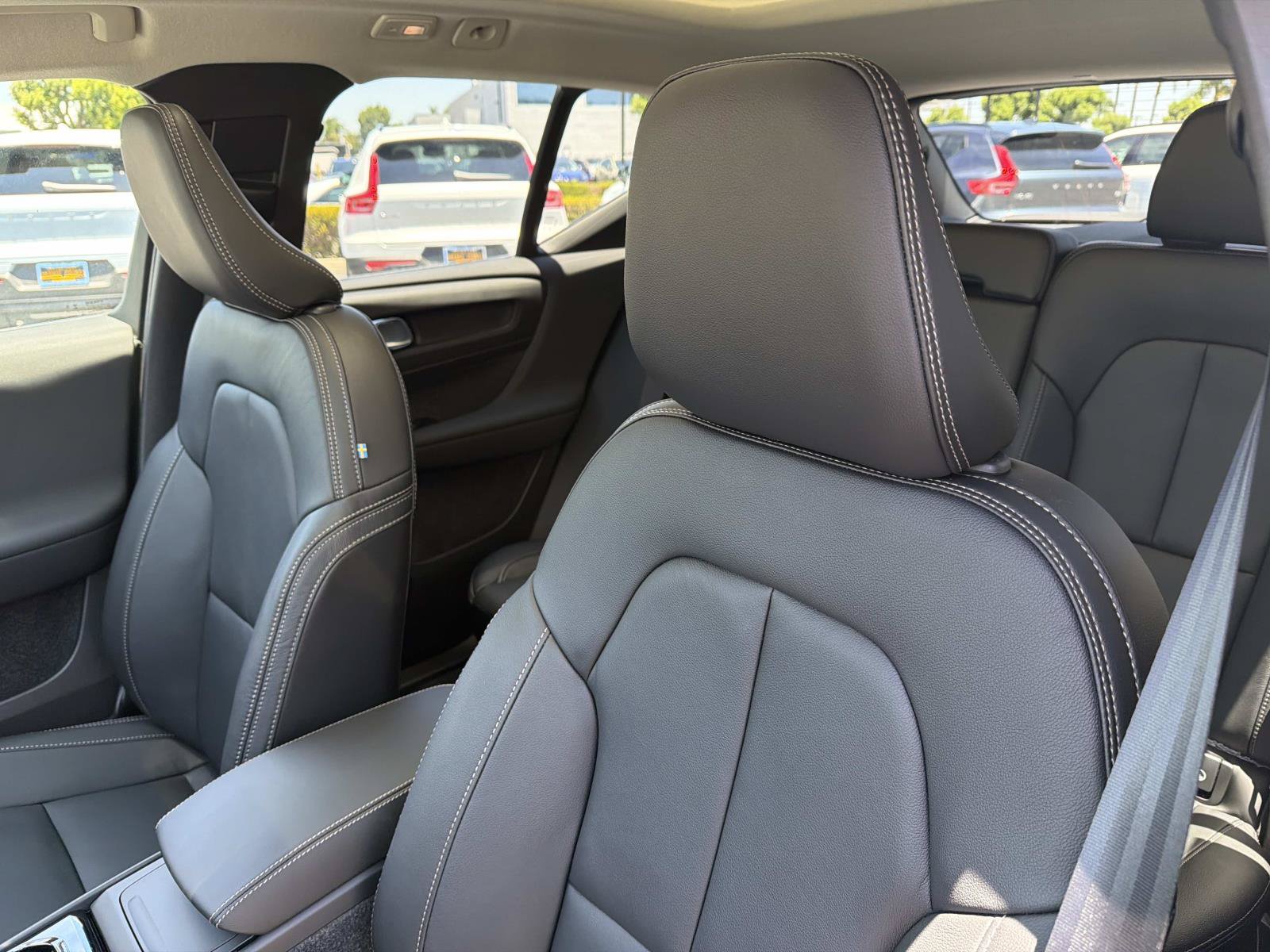 New 2026 Volvo XC40 B5 Ultra w/ Climate Package AWD/4WD image 15