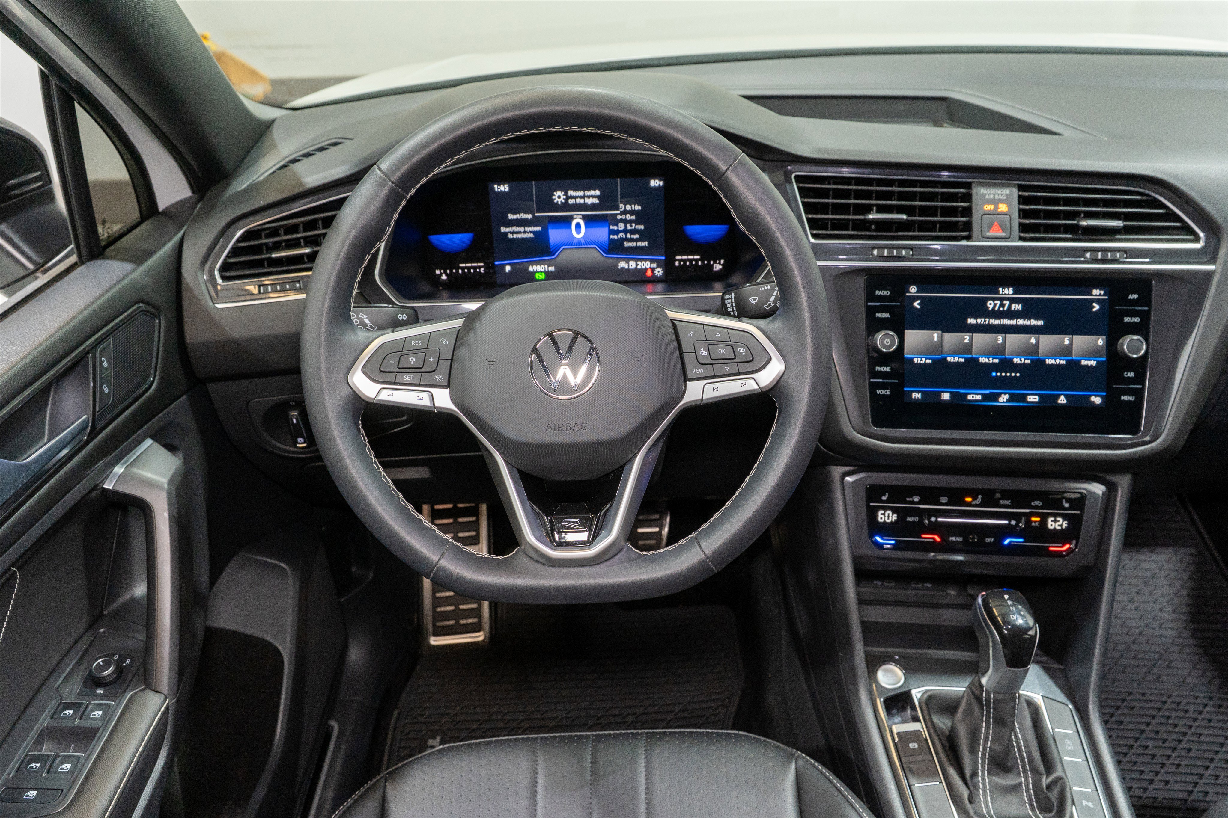 Used 2023 Volkswagen Tiguan SE R-Line image 11
