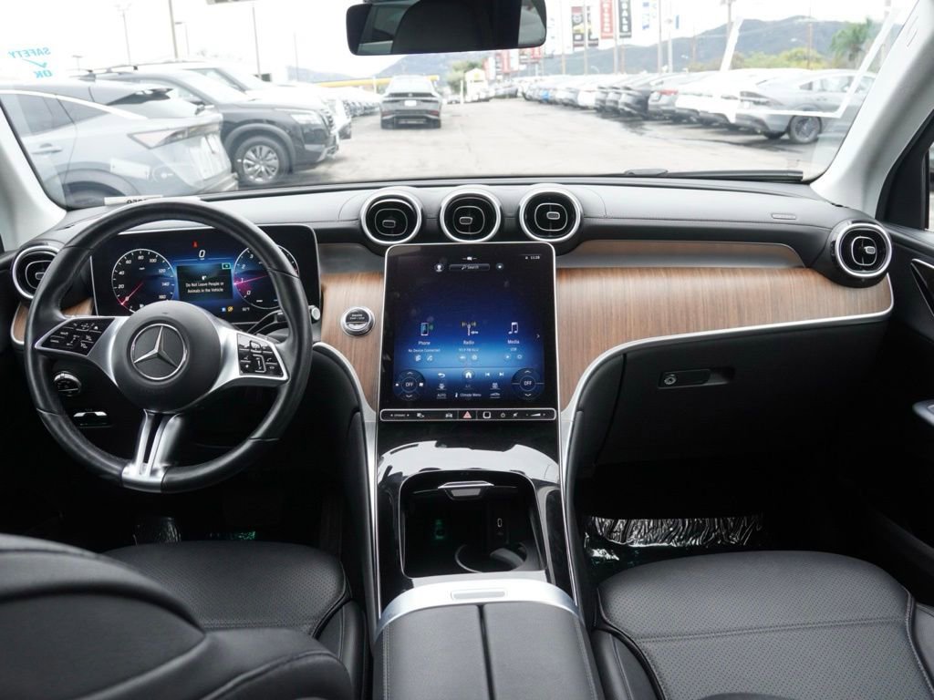 Used 2024 Mercedes-Benz GLC 300 image 21