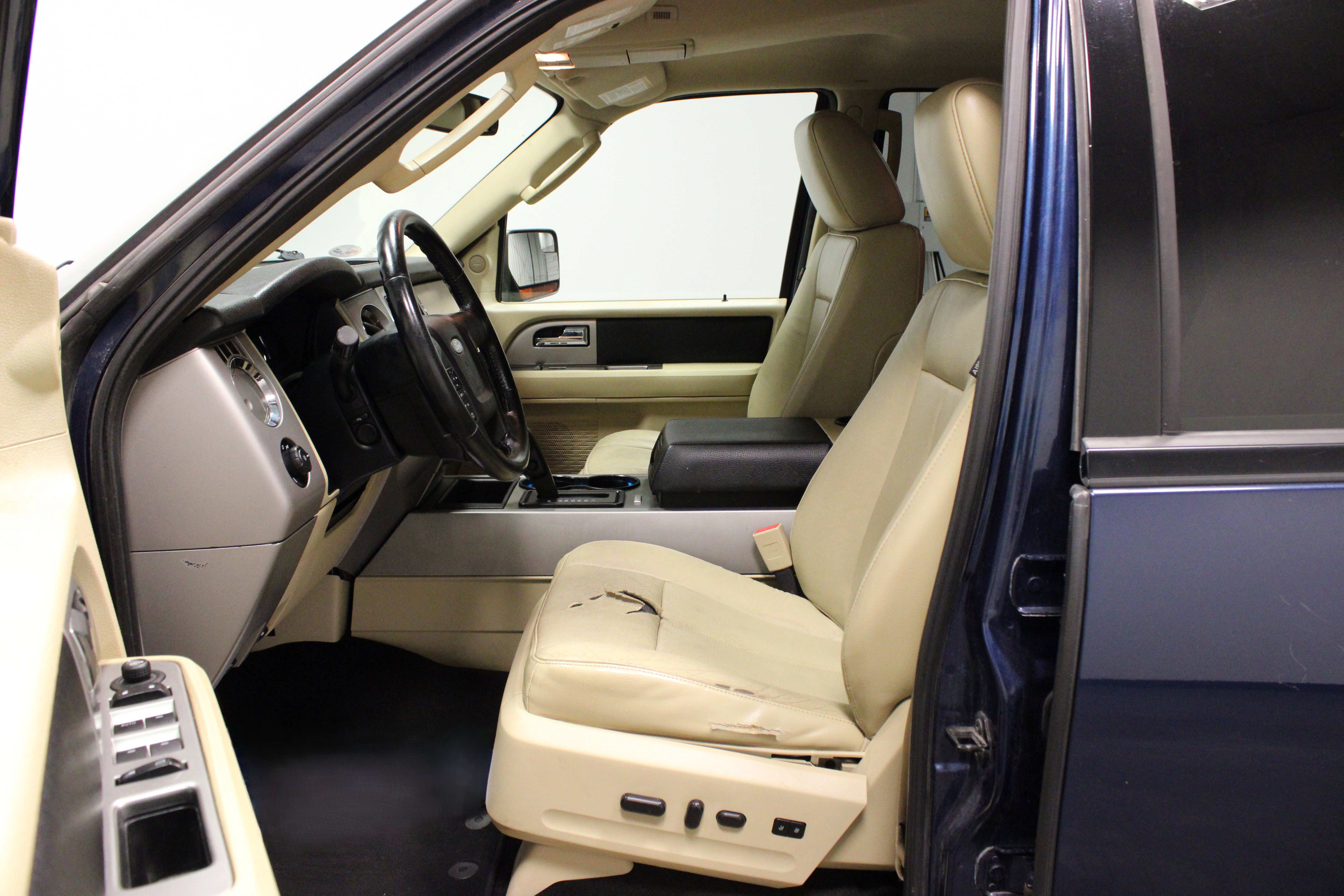 Used 2017 Ford Expedition EL XLT w/ Equipment Group 202A AWD/4WD image 20