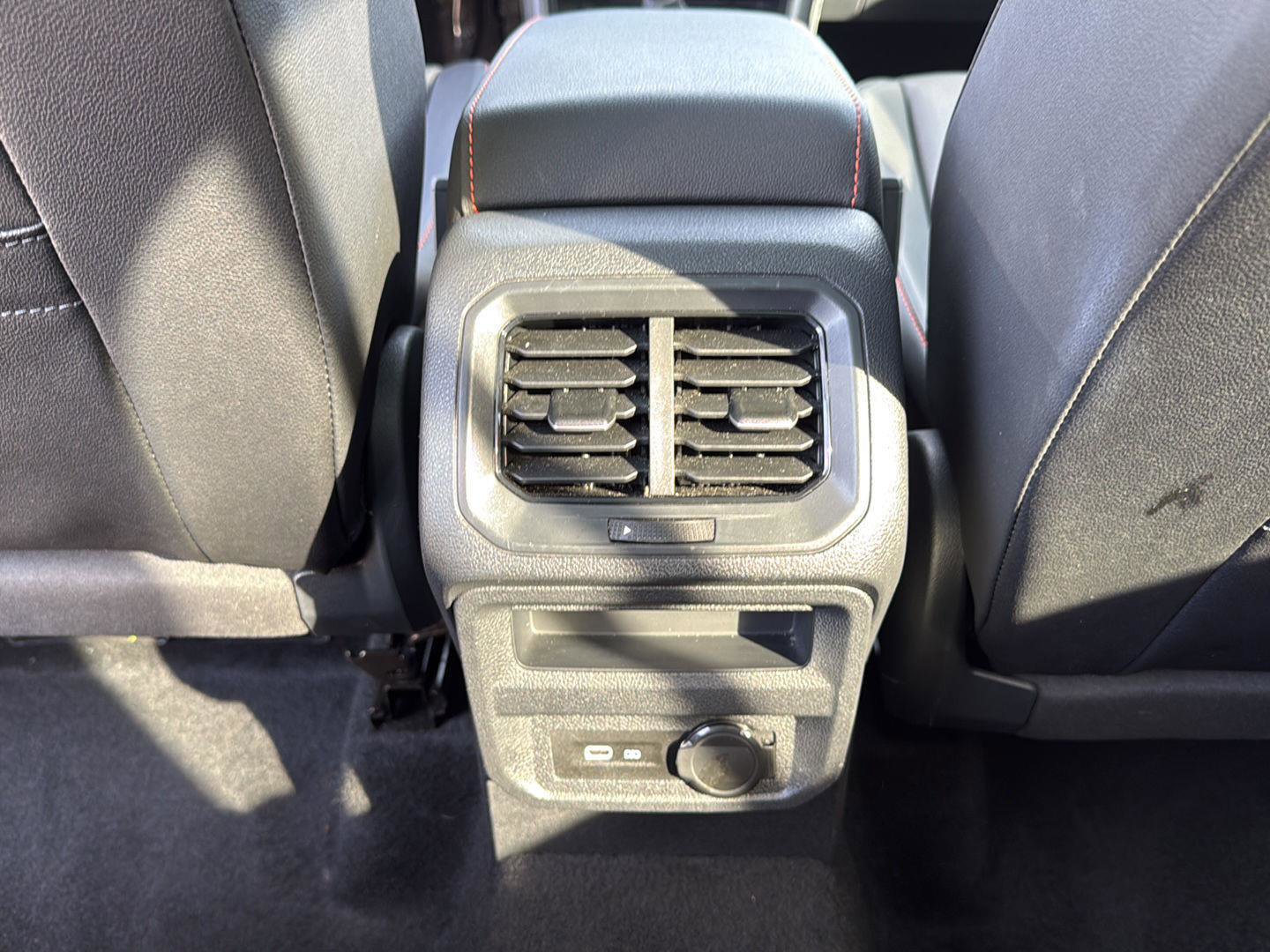 Used 2024 Volkswagen Tiguan Wolfsburg Edition image 23