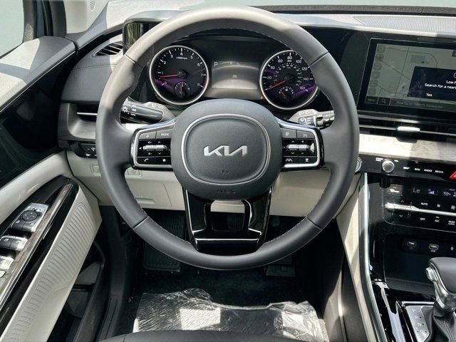 Used 2024 Kia Carnival EX image 12