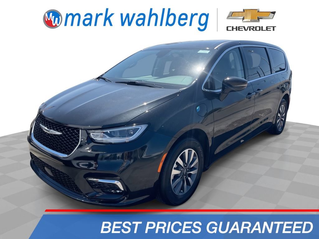 Used 2024 Chrysler Pacifica Limited