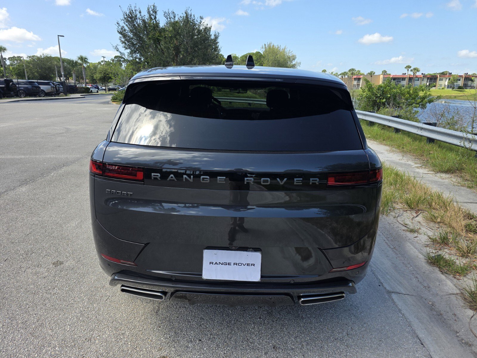 New 2026 Land Rover Range Rover Sport Dynamic SE AWD/4WD image 6
