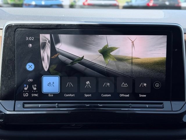 Used 2025 Volkswagen Atlas SE AWD/4WD image 43