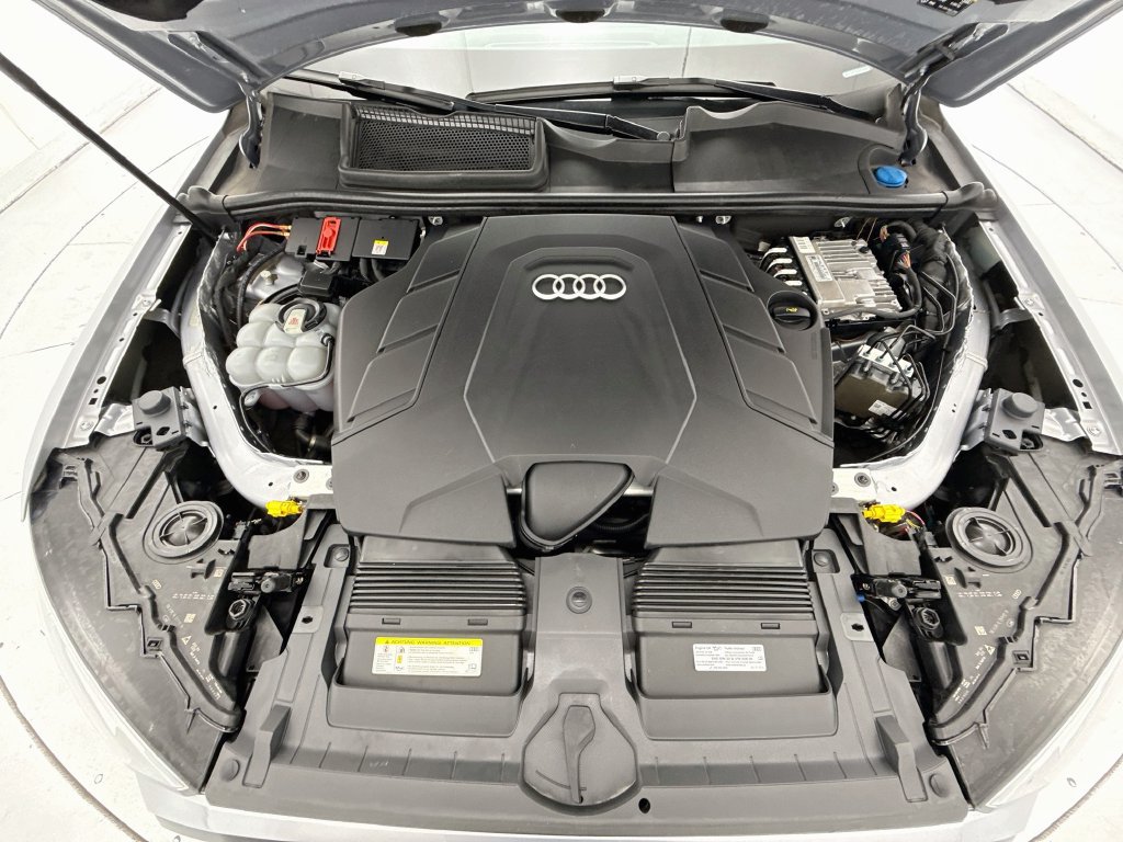 Used 2020 Audi Q7 3.0T Premium Plus w/ Premium Plus Package AWD/4WD image 29