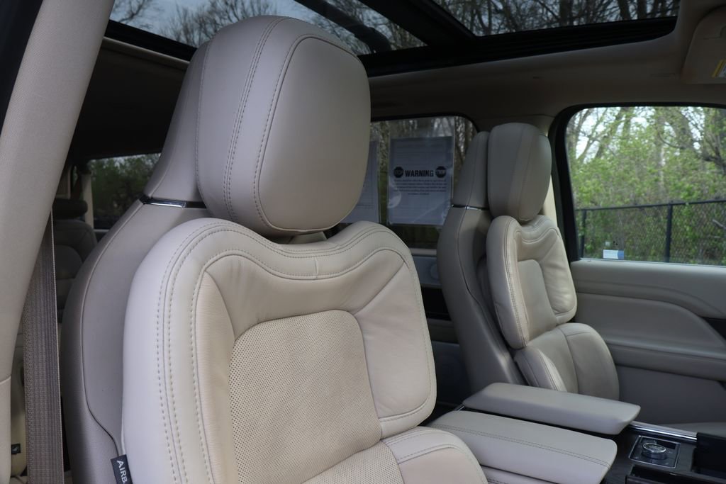 Used 2021 Lincoln Navigator L Reserve w/ Luxury Package image 46
