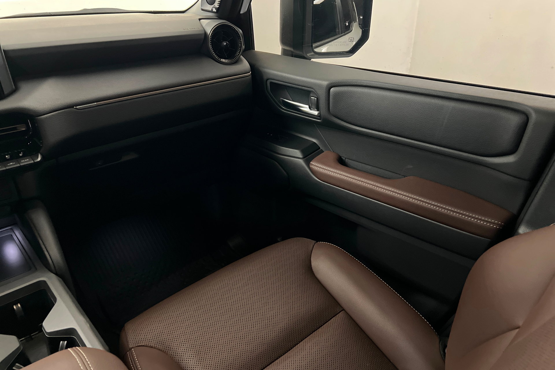 Used 2026 Toyota Land Cruiser w/ Premium Package AWD/4WD image 11