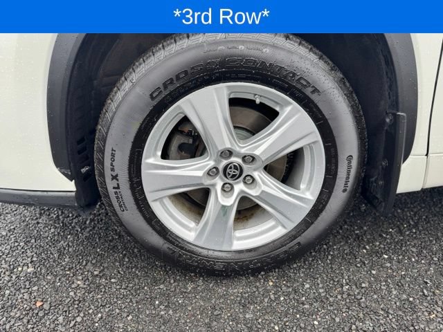 Used 2020 Toyota Highlander L AWD/4WD image 11