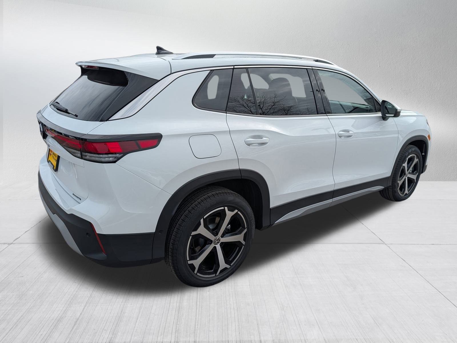 New 2026 Volkswagen Tiguan SE image 2