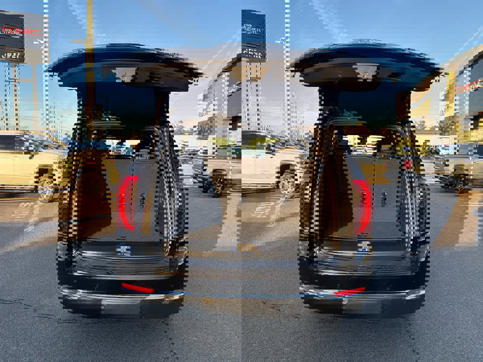 New 2026 GMC Yukon Elevation image 10