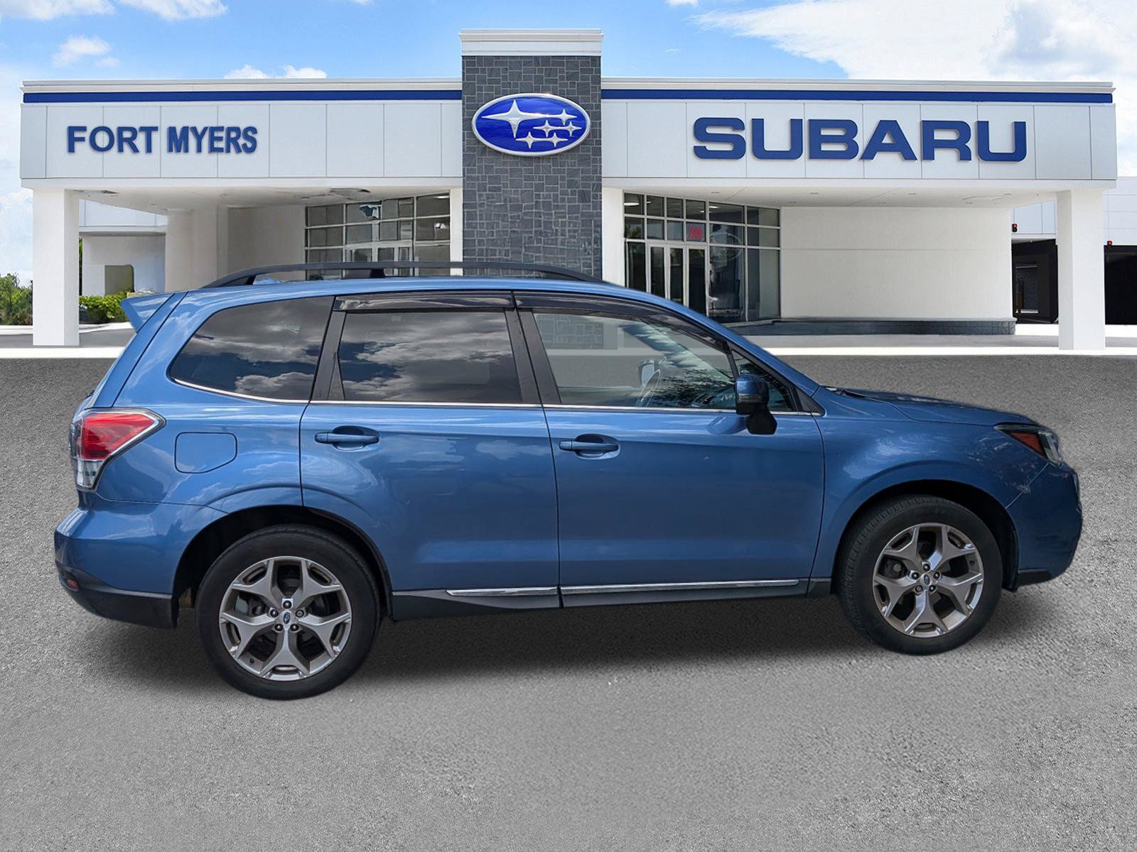 Used 2017 Subaru Forester 2.5i Touring AWD/4WD image 3