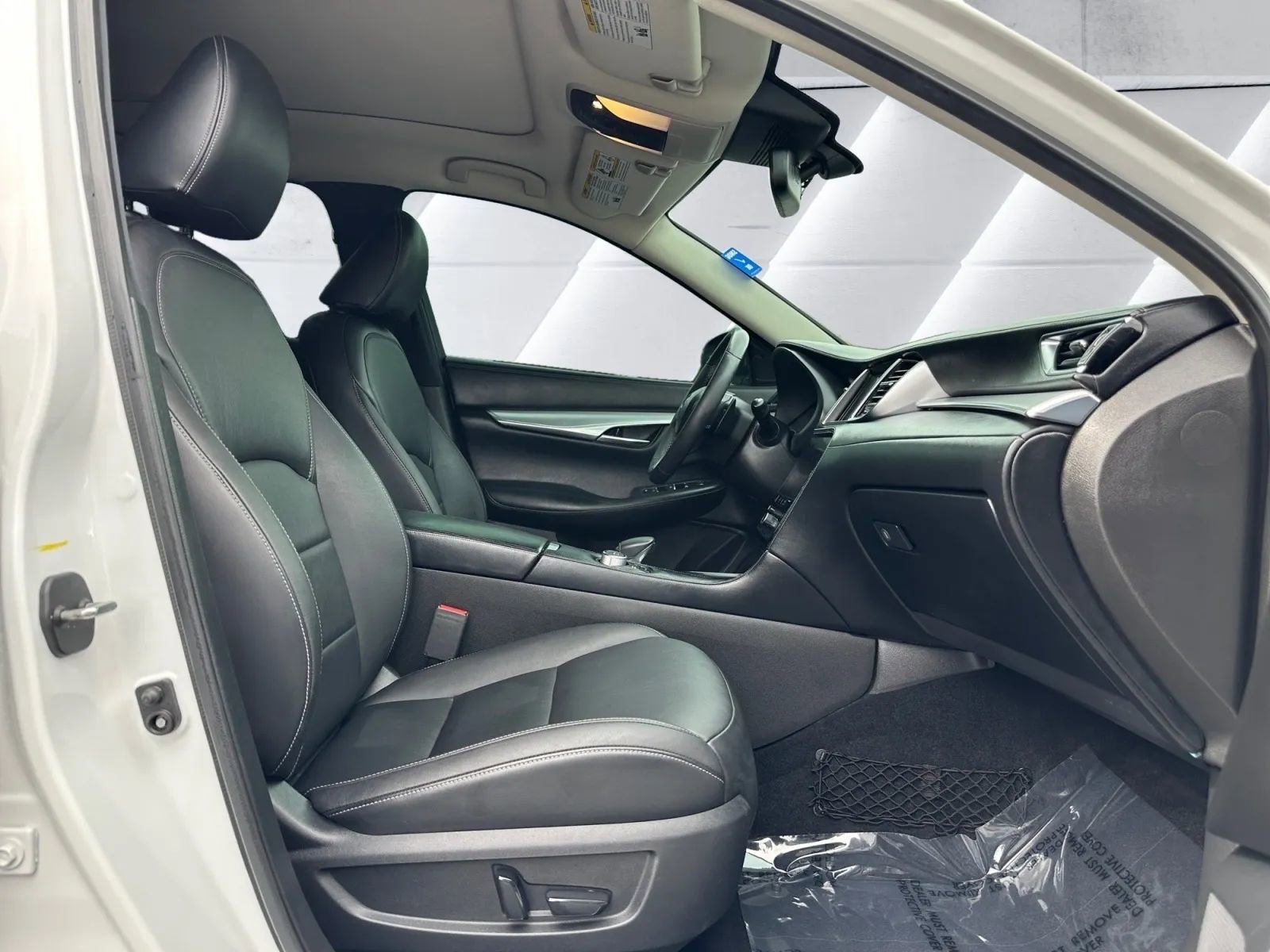 Used 2019 INFINITI QX50 Luxe w/ Navigation Package image 10