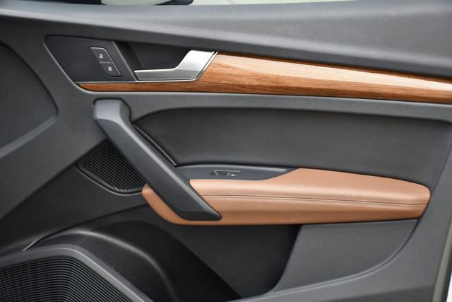 Used 2021 Audi Q5 e Prestige w/ Prestige Package image 28