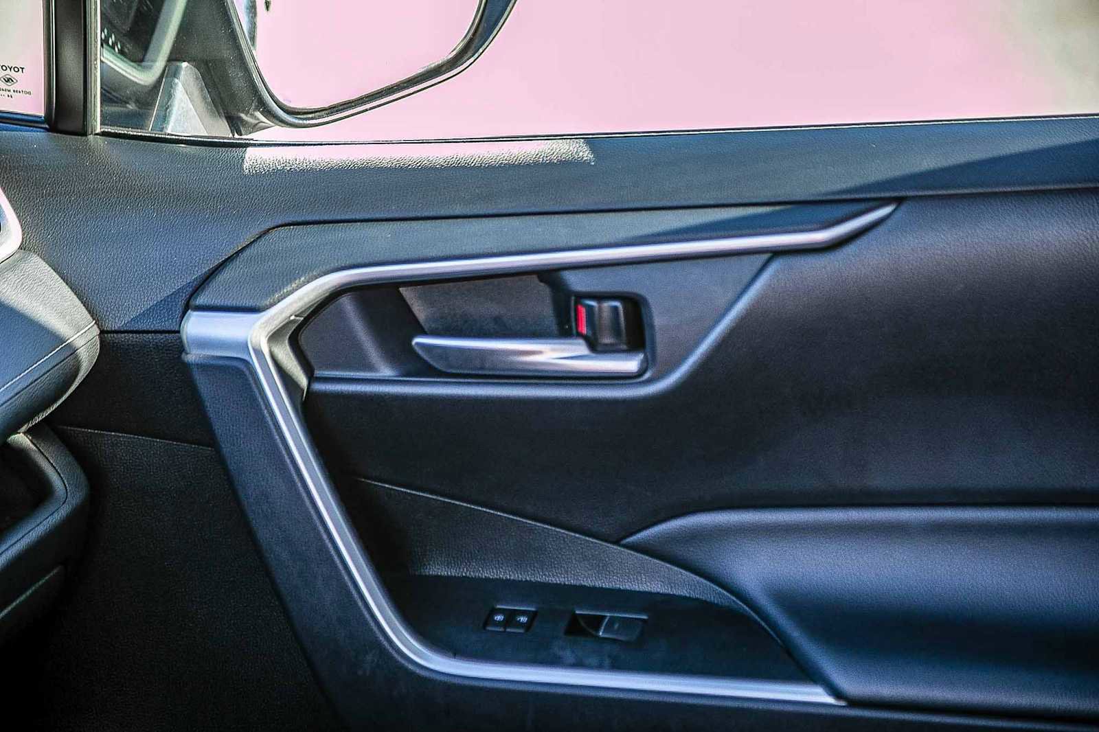 Certified 2025 Toyota RAV4 XLE image 22