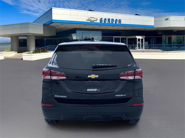 Used 2024 Chevrolet Equinox LS w/ LS Convenience Package image 4