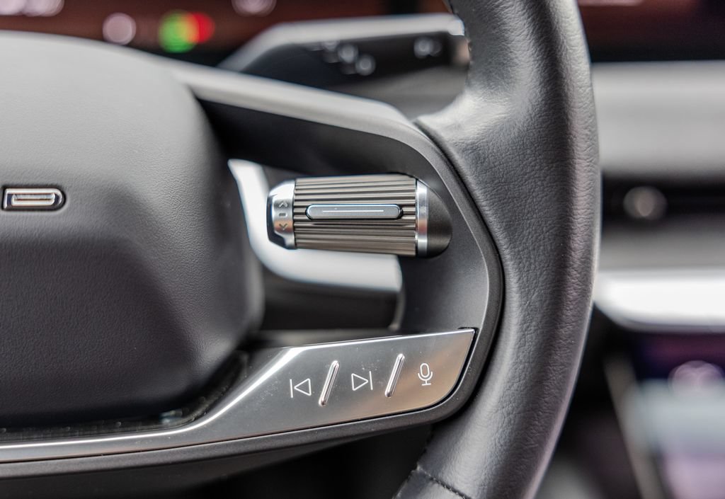Used 2024 Lucid Air Pure RWD image 8