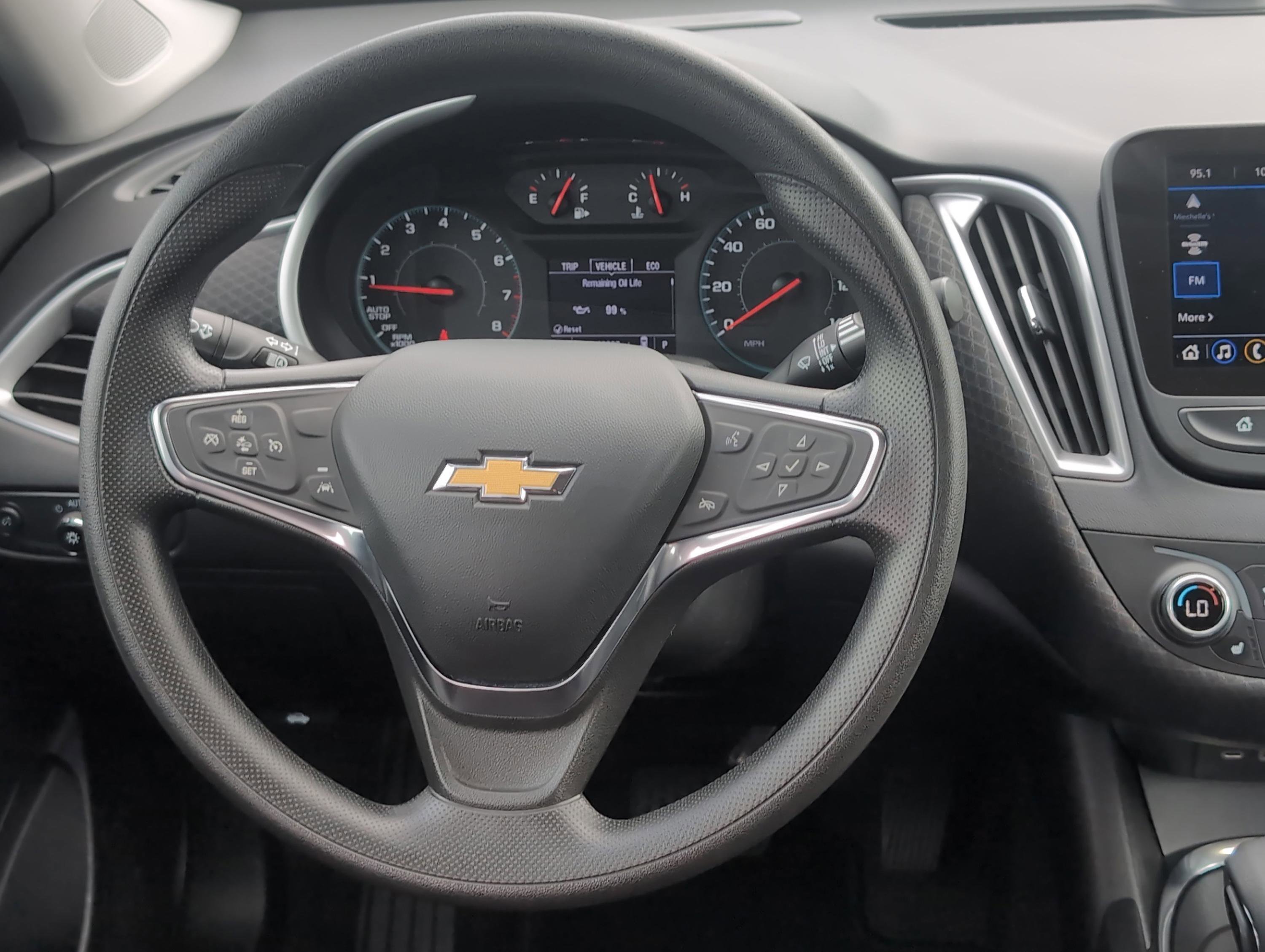 Used 2025 Chevrolet Malibu LT image 18