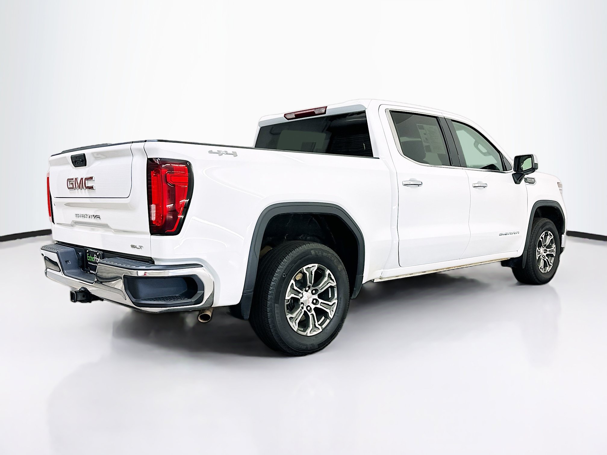 Used 2025 GMC Sierra 1500 SLT AWD/4WD image 9
