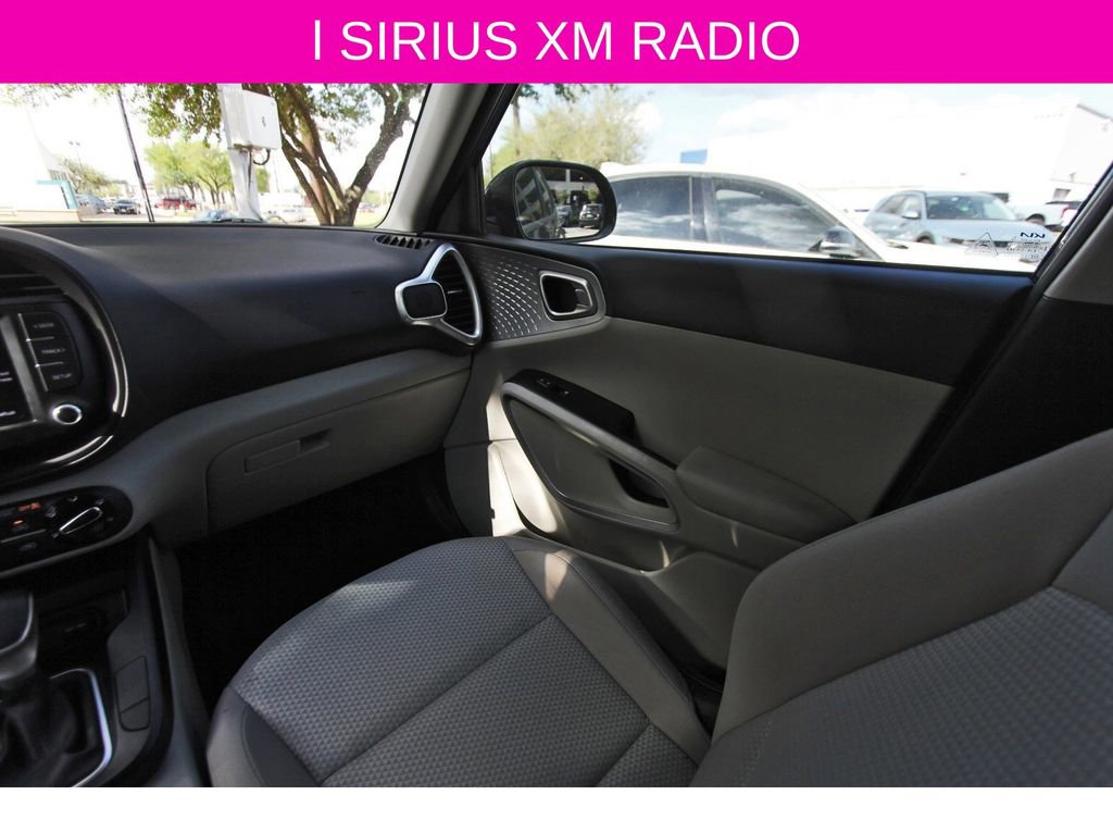 Used 2023 Kia Soul LX w/ LX Technology Package image 11