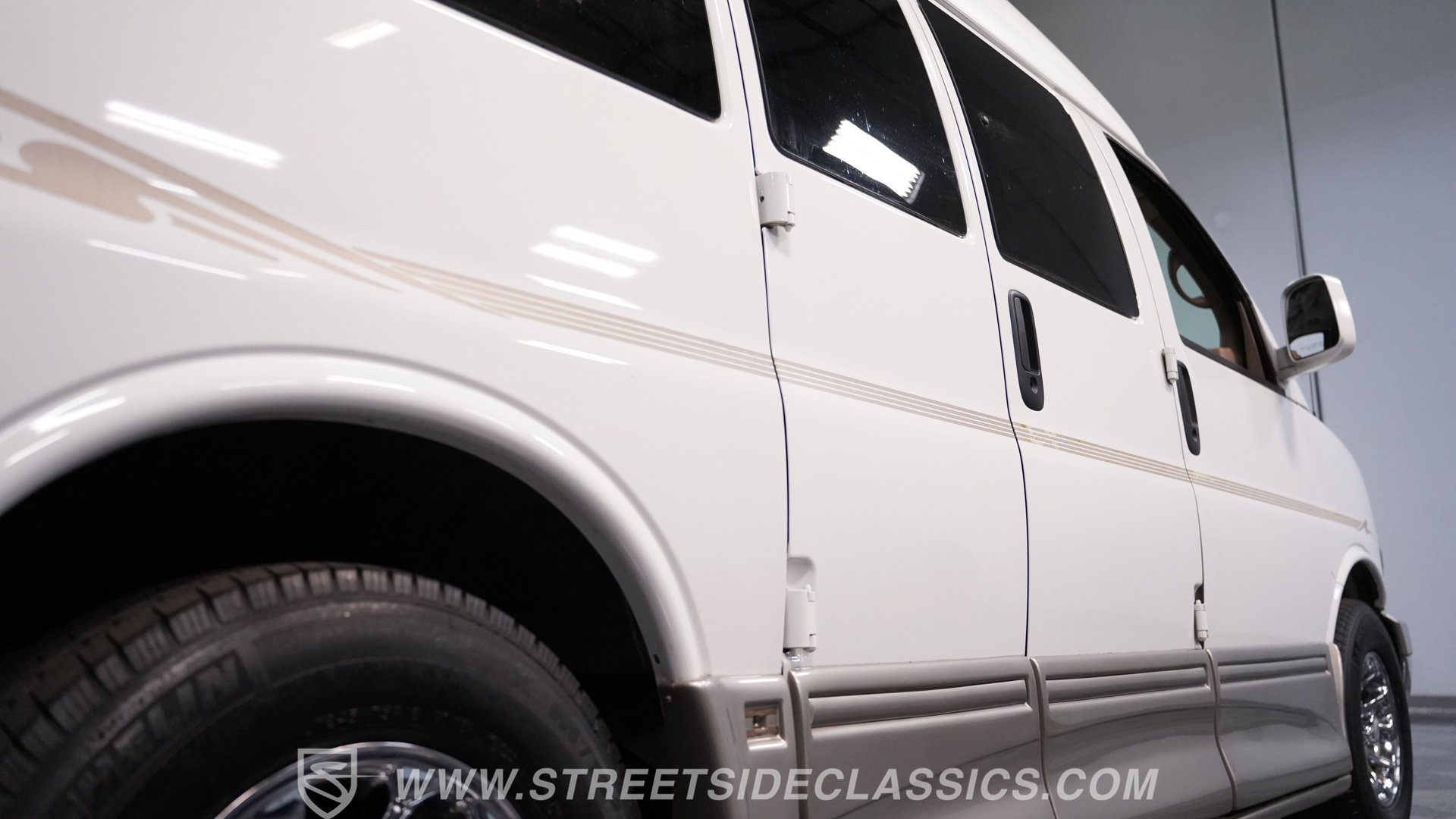Used 2007 Chevrolet Express 1500 w/ Preferred Equipment Group RWD image 23