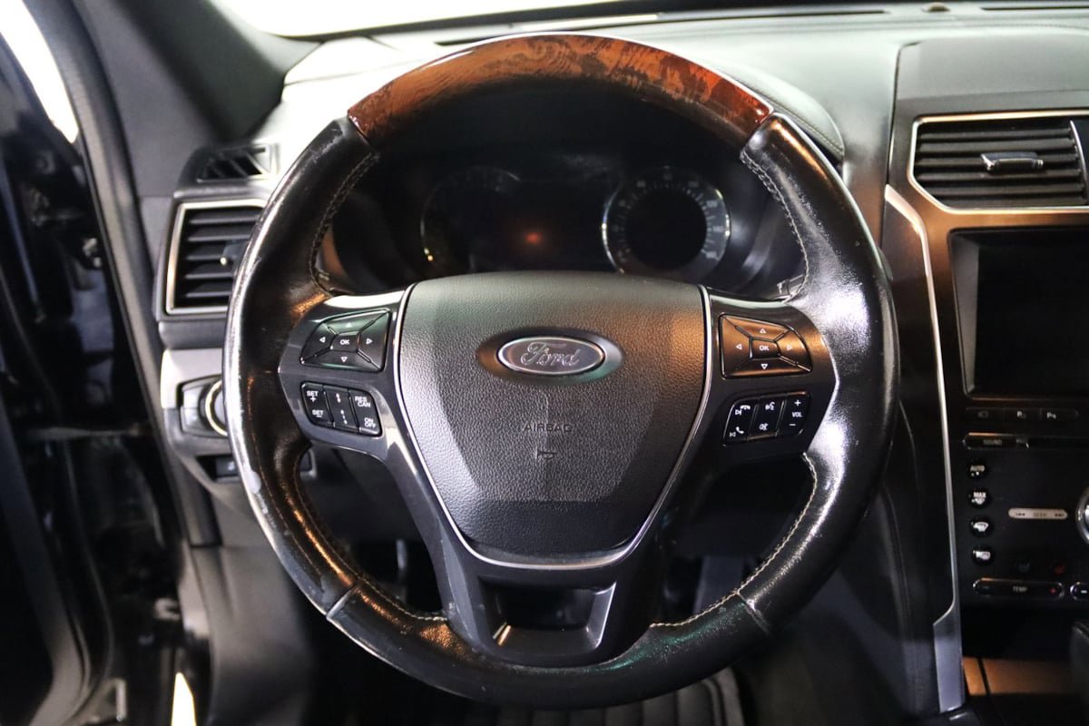 Used 2016 Ford Explorer Platinum AWD/4WD image 48