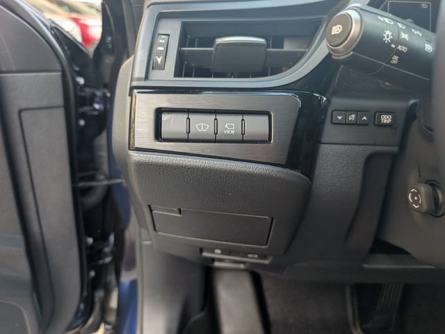 Used 2025 Lexus ES 300h w/ Technology Package FWD image 11