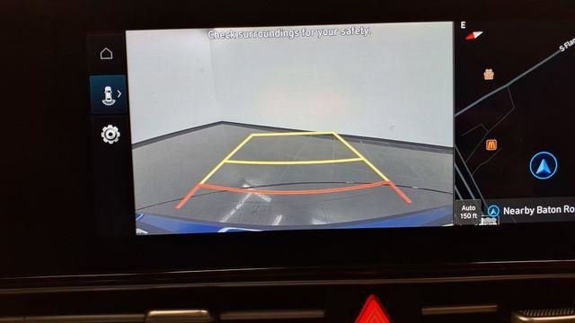 Used 2025 Hyundai Elantra SEL image 31