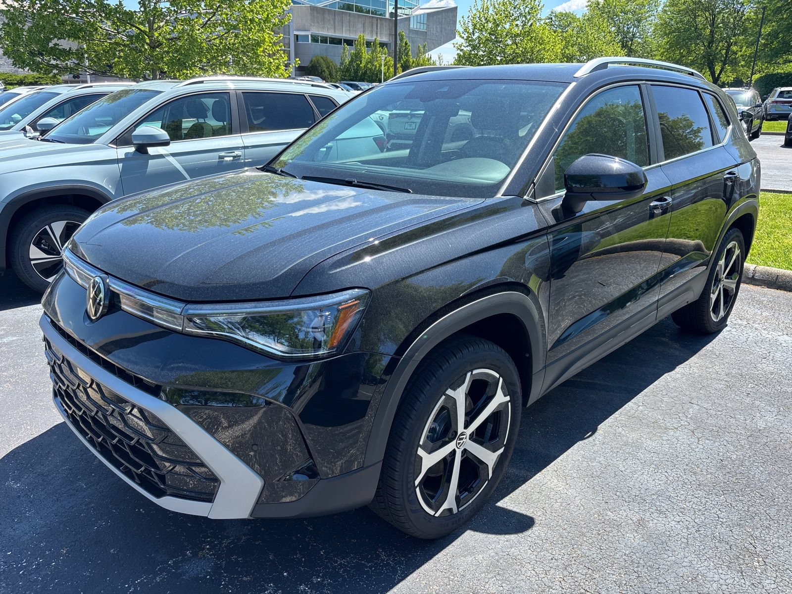 New 2026 Volkswagen Taos SEL AWD/4WD image 1