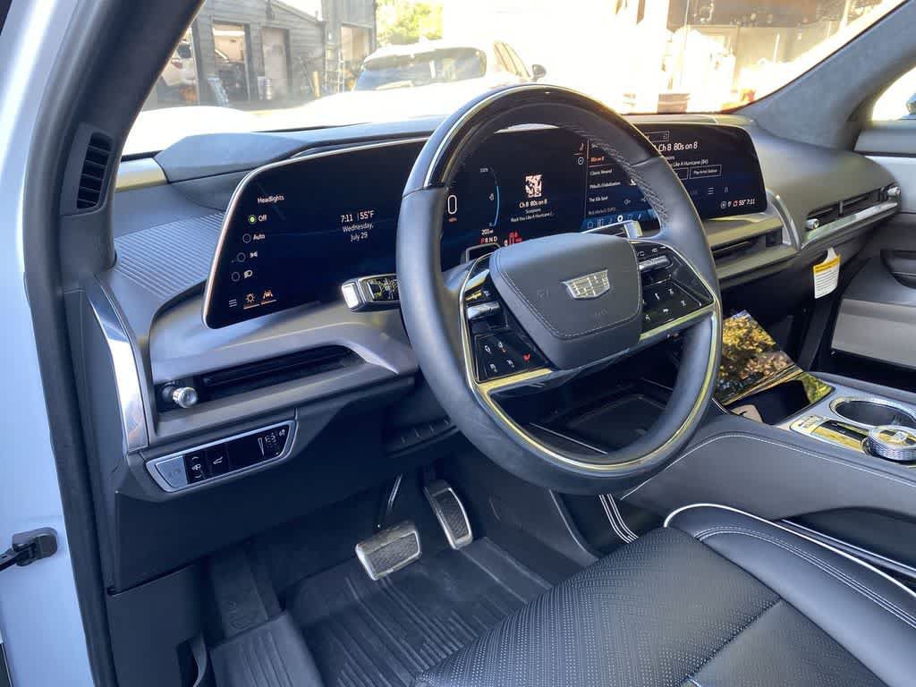 Certified 2026 Cadillac Vistiq Premium Luxury w/ LPO, Floor Liner Package AWD/4WD image 2
