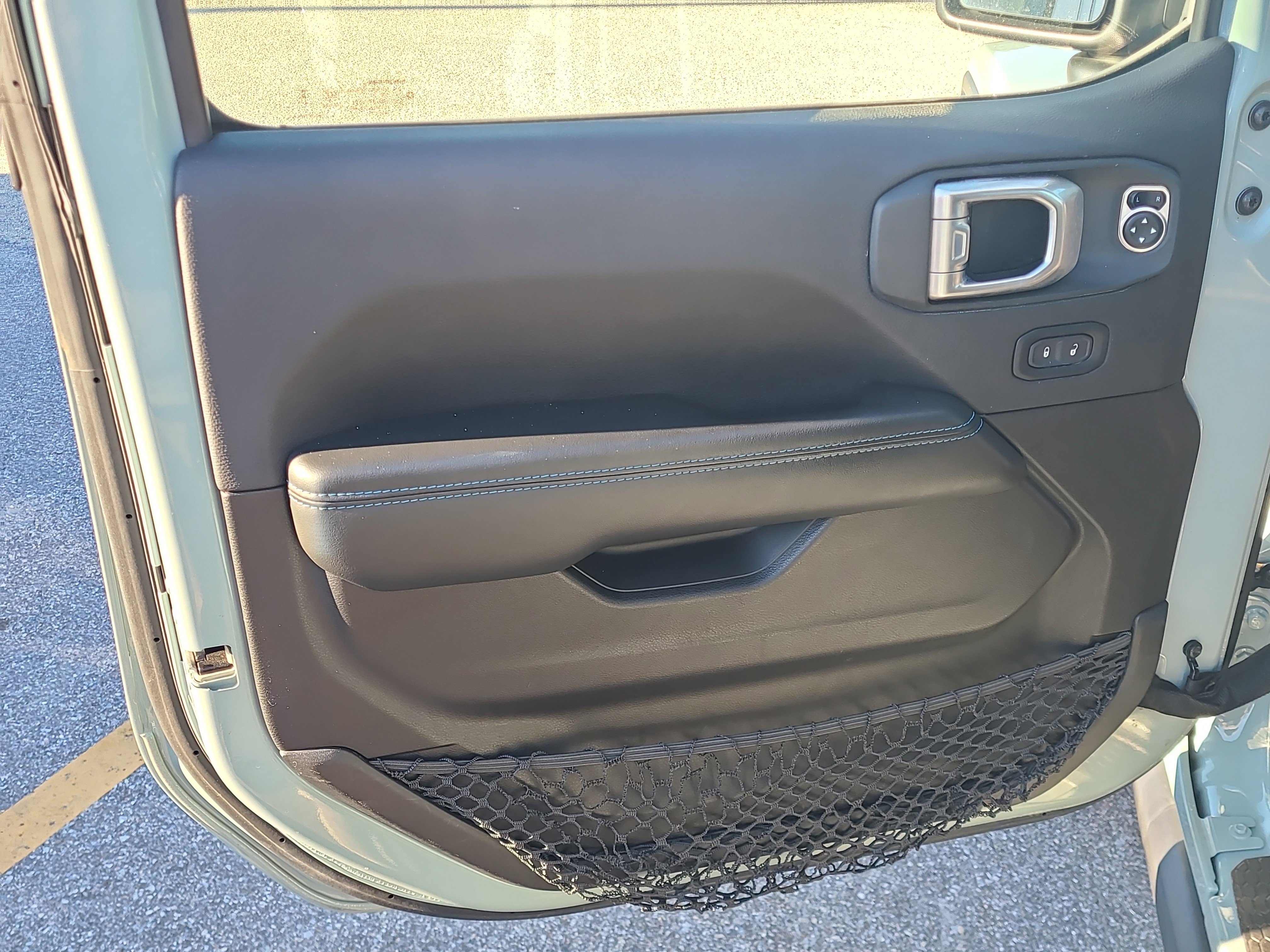 Used 2024 Jeep Wrangler Unlimited Rubicon 4xe image 19