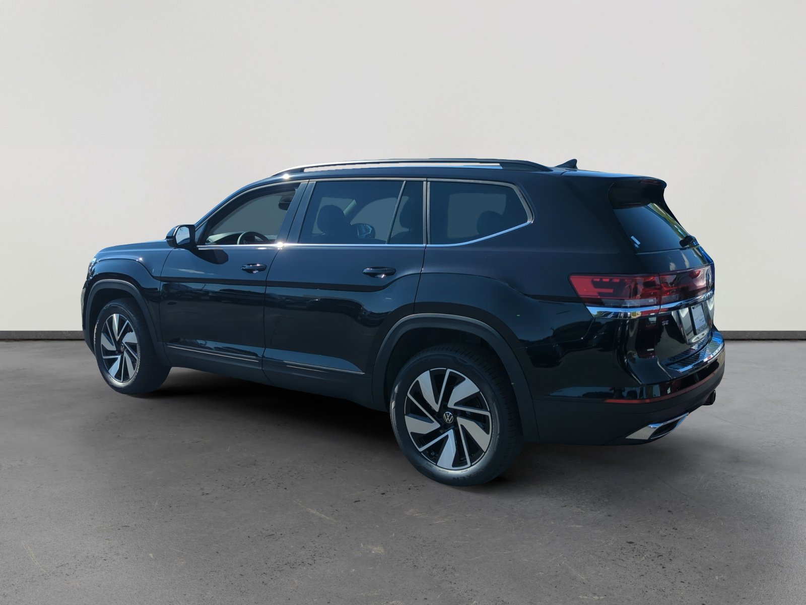 New 2026 Volkswagen Atlas SE FWD image 3