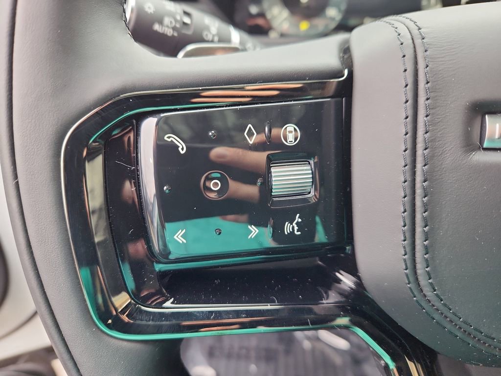 Used 2026 Land Rover Range Rover Velar Dynamic SE image 19