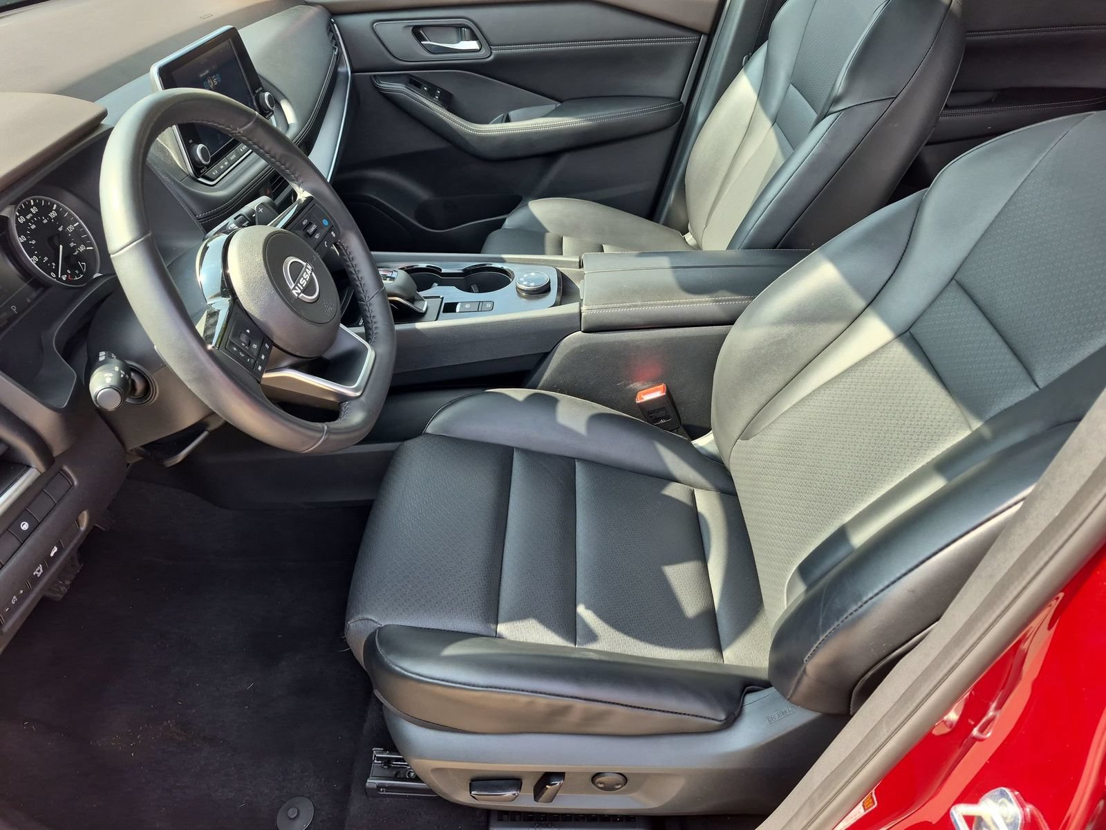 Certified 2023 Nissan Rogue SV w/ SV Premium B Package AWD/4WD image 28